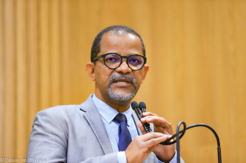 César de OLiveira-9002.jpg