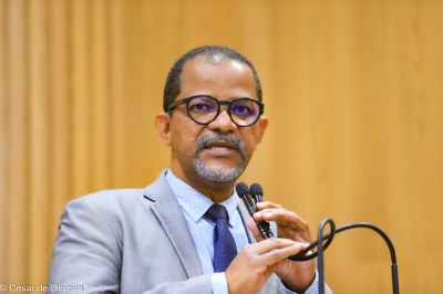 César de OLiveira-9002.jpg