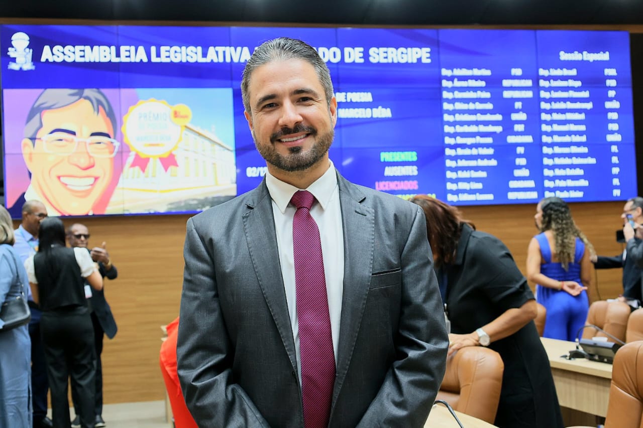 Prêmio de Poesia  (3).jpeg