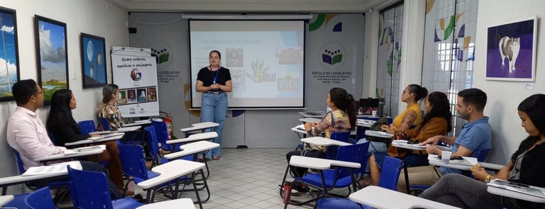 CMA promove curso de Libras para servidores da Casa 