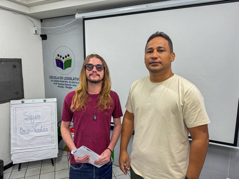 Escola do Legislativo de Aracaju recebe exposição do artista plástico Ben-Barr