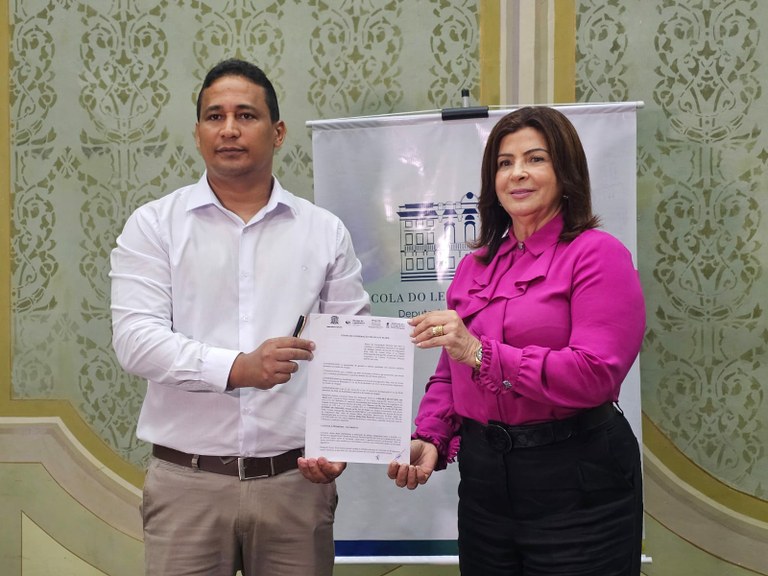 Escolas do Legislativo da Câmara de Aracaju e da Assembleia Legislativa de Sergipe firmam termo de cooperação