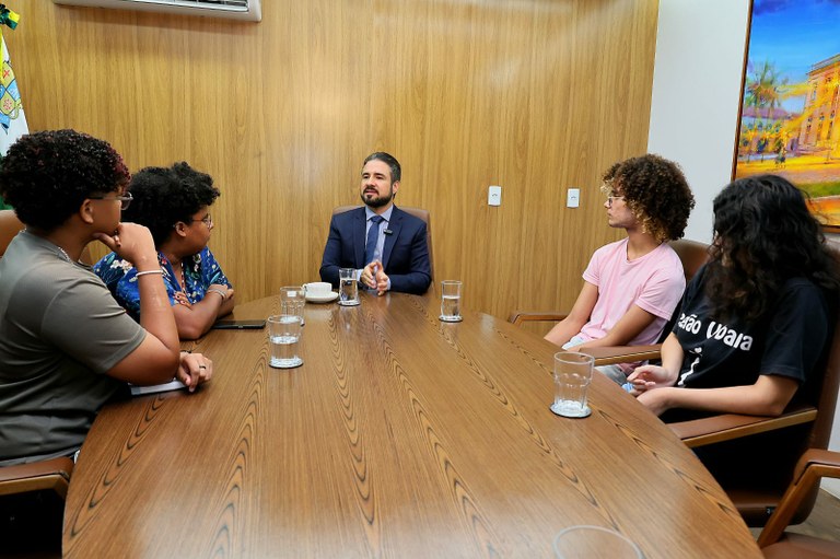Universitários visitam a rotina da Câmara de Aracaju por meio da Escola do Legislativo Municipal