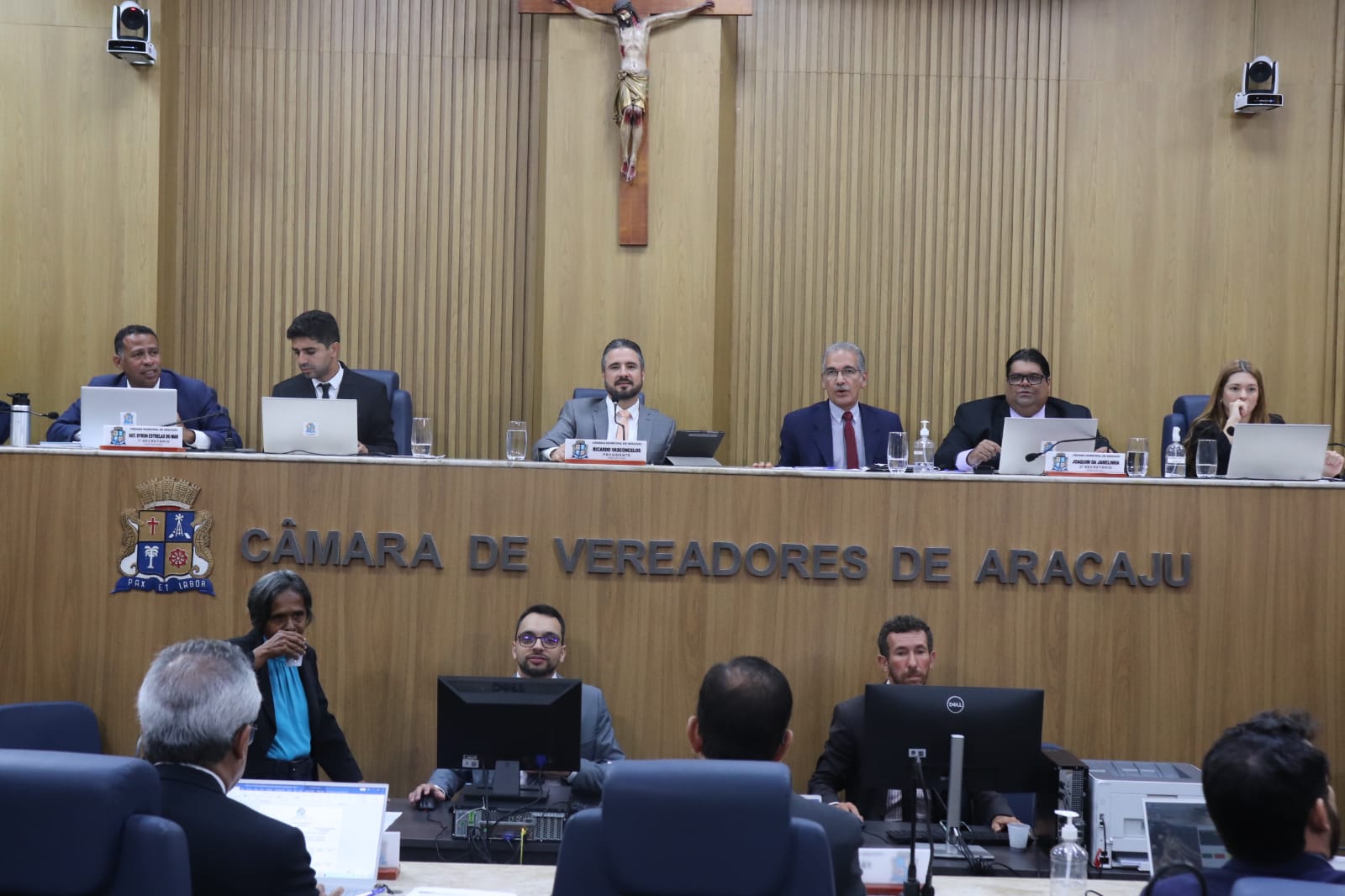  14ª Sessão Ordinária teve discussão de 03 vetos, 10 requerimentos e 01 moção