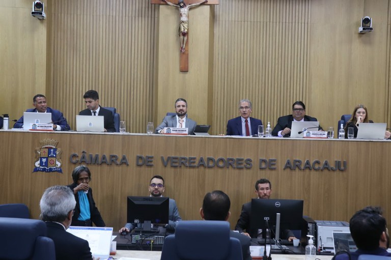  14ª Sessão Ordinária teve discussão de 03 vetos, 10 requerimentos e 01 moção