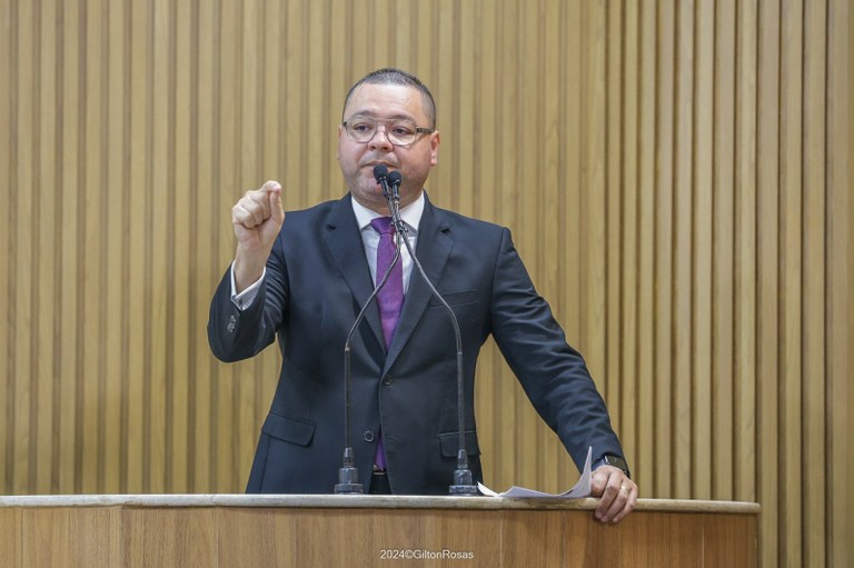 "1.741 crianças estão sem vagas nas creches de Aracaju", diz Eduardo Lima