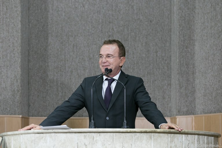 ​Vereador Dr. Gonzaga propõe criação de ciclofaixas para lazer na Orla de Atalaia