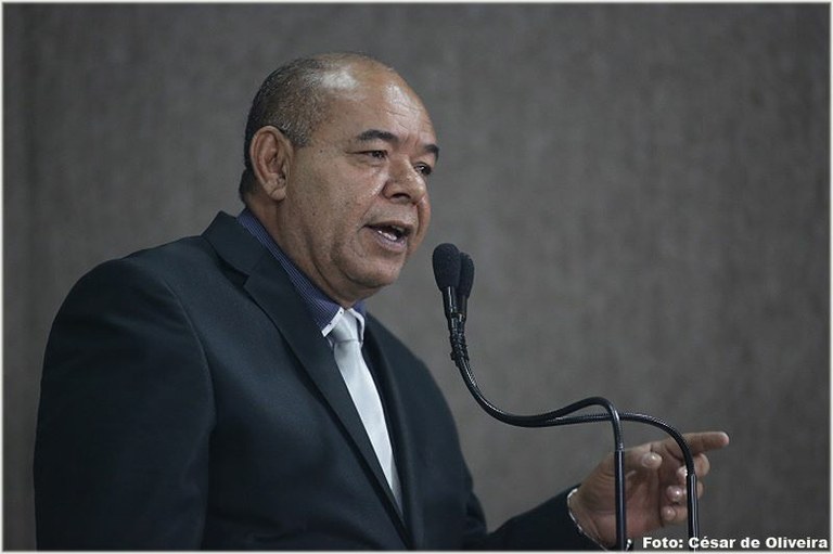 ‘Queremos transparência’, diz Seu Marcos à secretária Municipal de Saúde