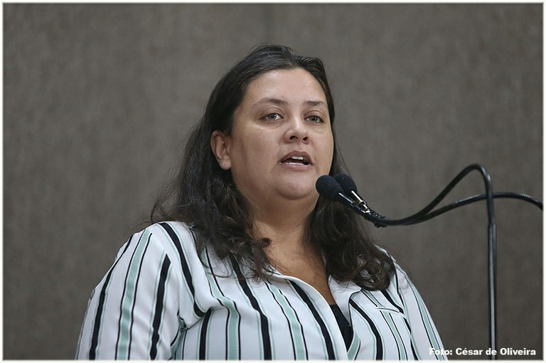 Professora diz na Tribuna Livre que 90% dos animais não têm condições de puxar carroças em Aracaju