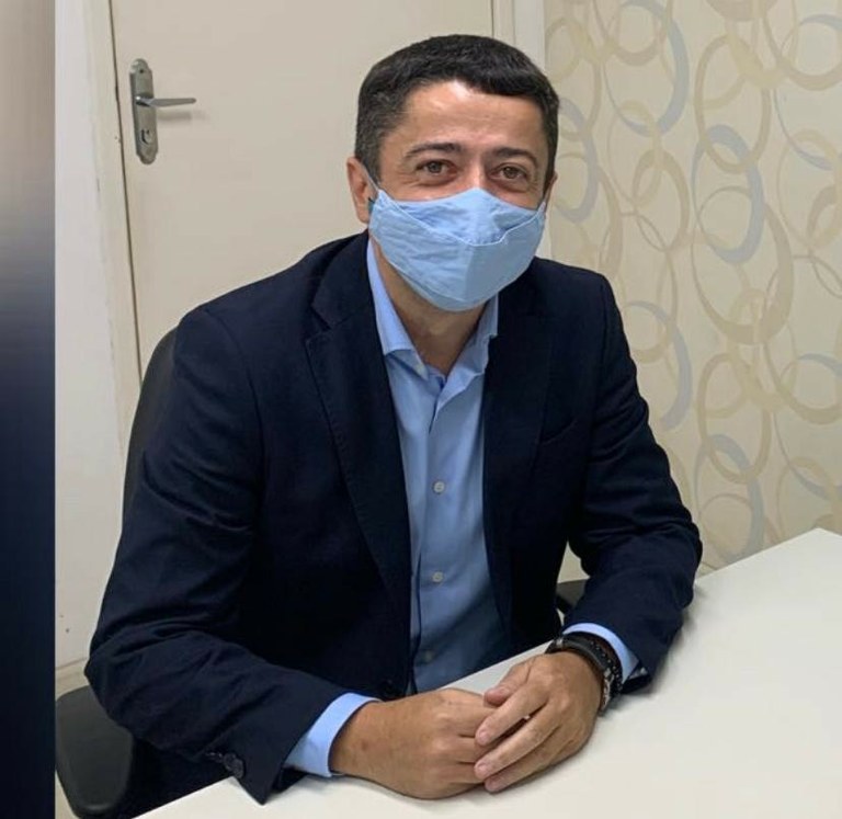 “A gente tem que trabalhar para combater a pandemia”, desabafa Fabiano Oliveira