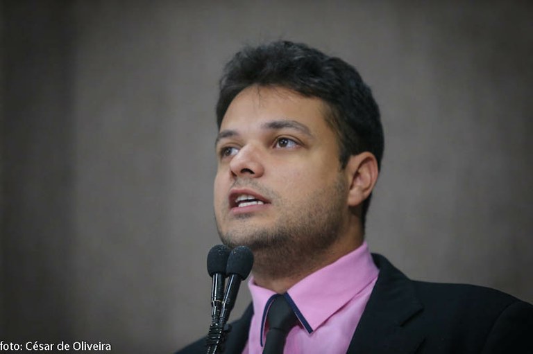 “A Saúde Pública vai de mal a pior”, afirma Anderson de Tuca