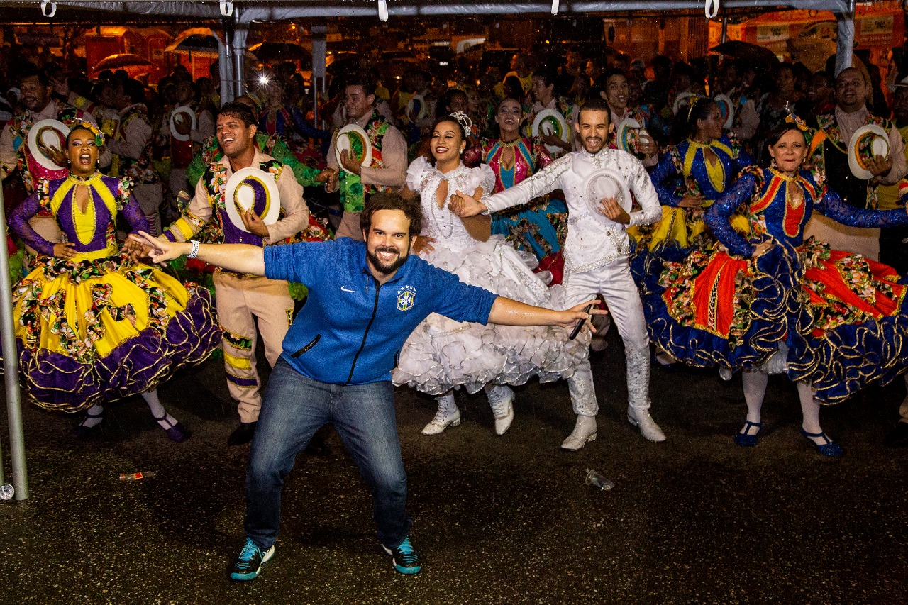 “A tradição junina nos bairros de Aracaju está de volta”, afirma Thiaguinho 