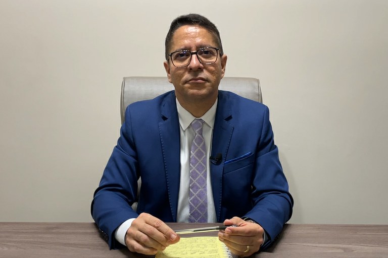 “Atenção, PMA! É hora de colocar a Força-tarefa das praias para organizar os terminais”, sugere Ricardo Marques