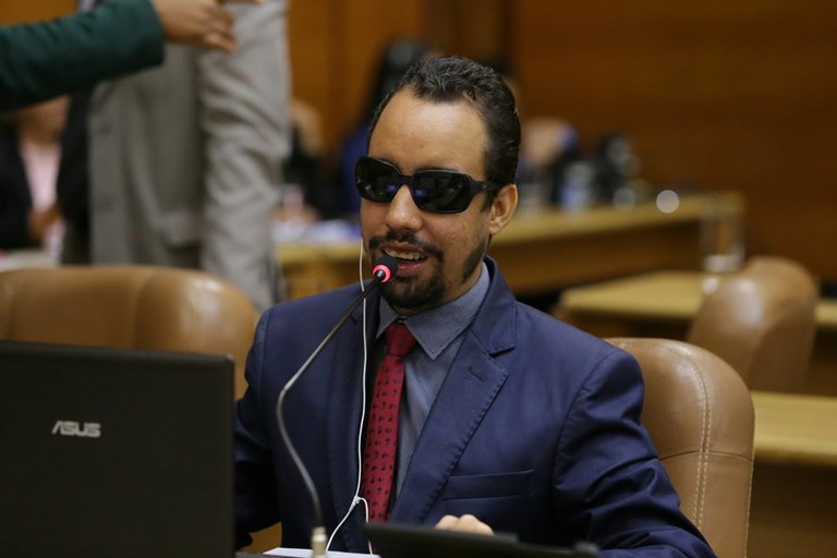 “Câmara não pode ser apenas carimbadora das decisões do prefeito”, diz Lucas