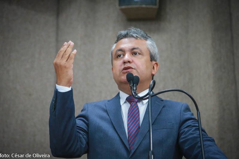 “Contribuintes que pagaram IPTU indevido precisam ser ressarcidos”, disse Elber