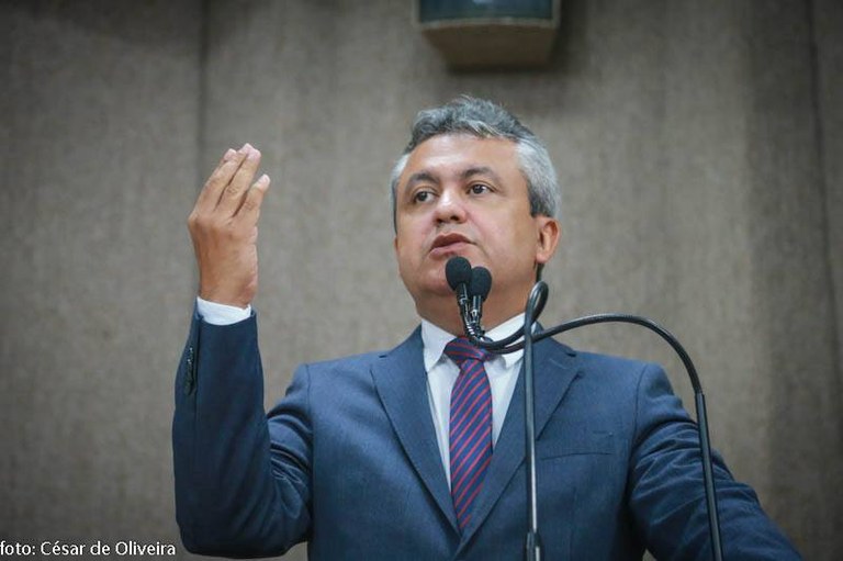 “Contribuintes que pagaram IPTU indevido precisam ser ressarcidos”, disse Elber