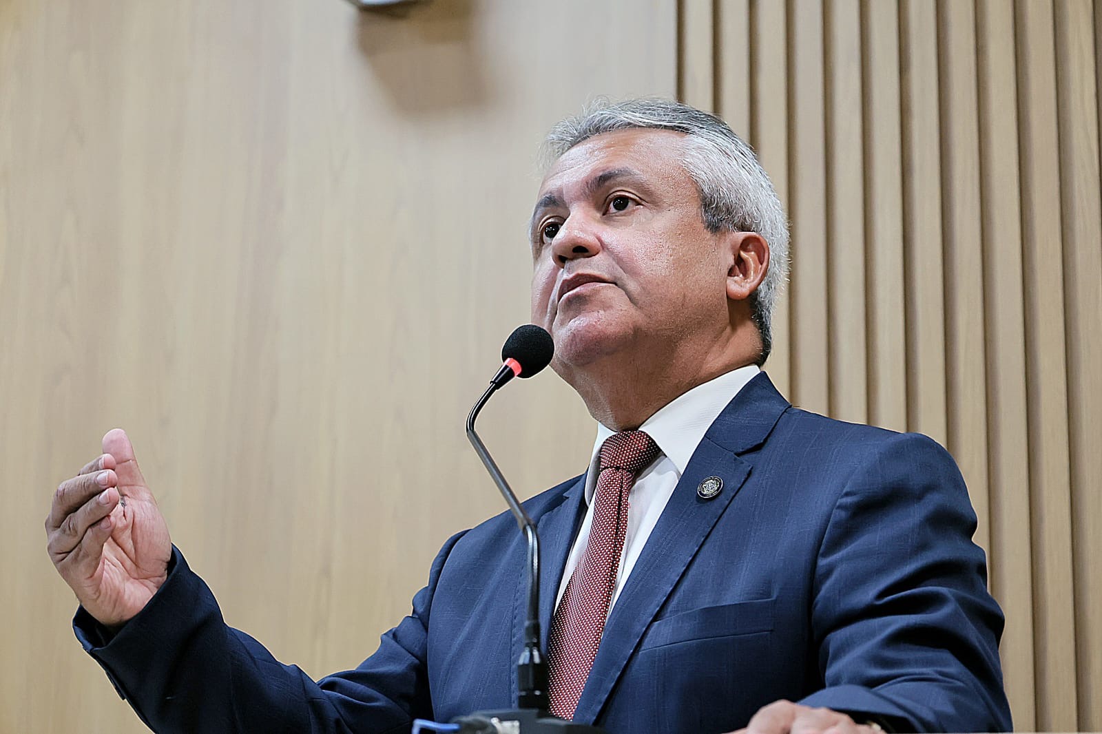 “Da bancada de oposição não haverá resistência, não haverá empecilho para a aprovação de algo que seja bom”, declara Elber sobre PLs do transporte 