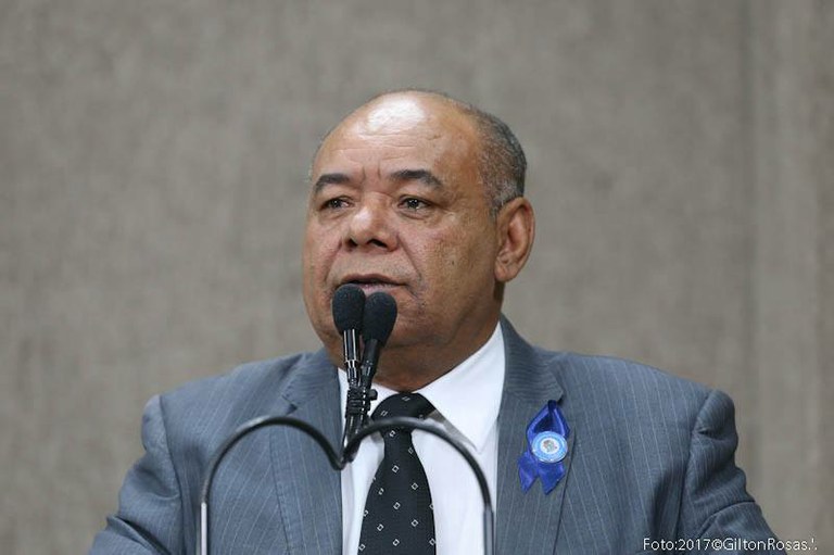 “De quanto é a dívida da Prefeitura com o Cirurgia?”, questiona Seu Marcos