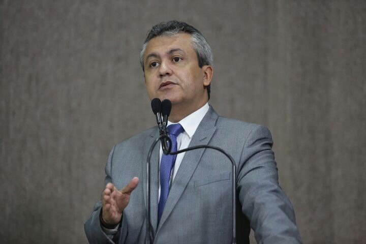 “Depois do carnaval, vou provar com dados técnicos as mentiras de Edvaldo”, garantiu Elber