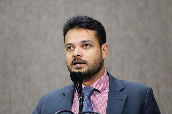 “É complicado ter que depender o Hospital Cirurgia”, afirma Anderson