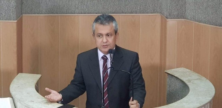 “Edvaldo terceirizou sua gestão para André Moura”, disse Elber