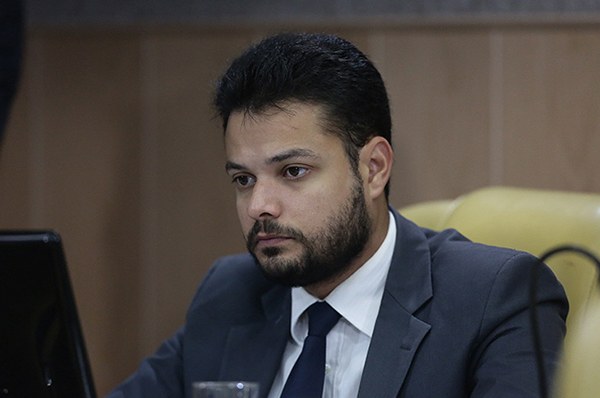 “Estão escolhendo qual categoria deve ser penalizada”, diz Tuca