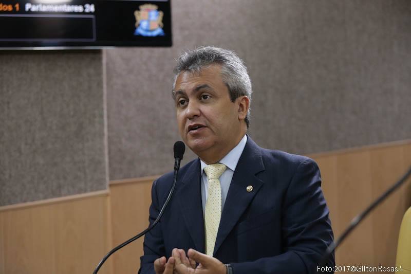 “Falta medicamento para renais transplantados em Sergipe”, denuncia Elber