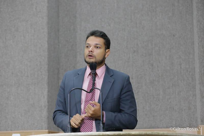 “Falta vontade para fazer a licitação do transporte público”, afirma Anderson de Tuca