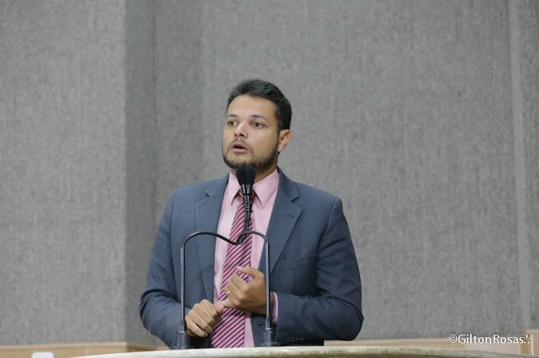 “Falta vontade para fazer a licitação do transporte público”, afirma Anderson de Tuca