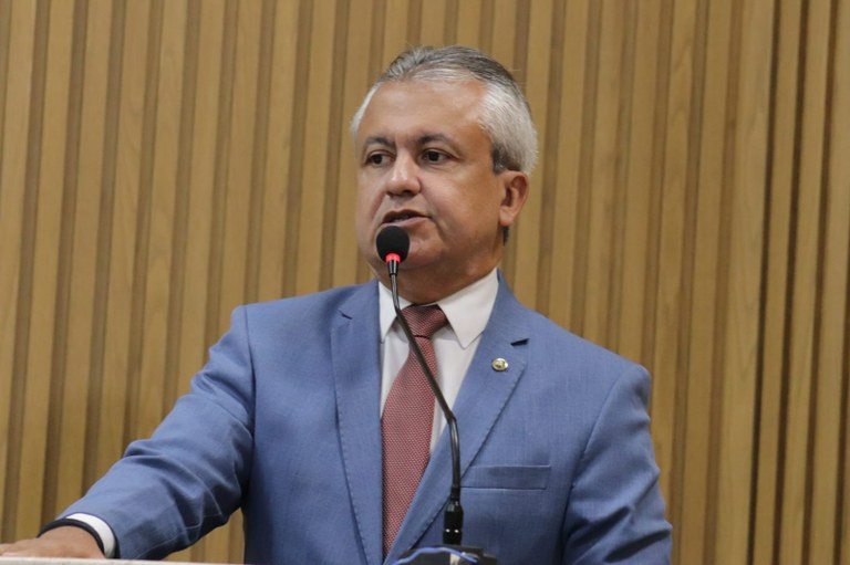 “Isso é um escárnio com o dinheiro do povo”, declara Elber sobre aluguel de R$ 85 mil para nova sede da Assistência Social