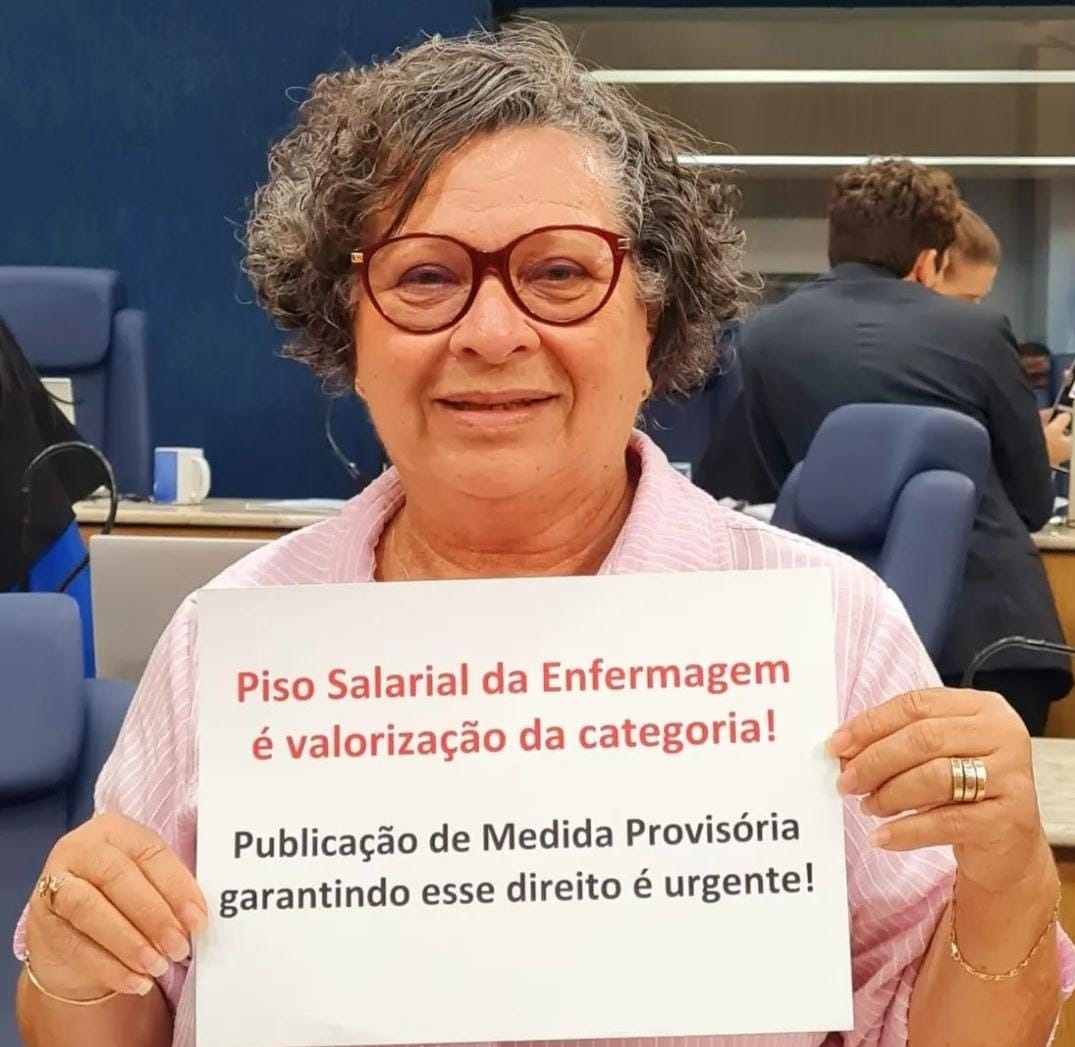 “Não tenho dúvidas do compromisso do presidente Lula, mas MP do Piso da Enfermagem é urgente”, diz Professora Ângela Melo