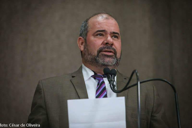 “O que é que está sendo pensado pela gestão em relação às categorias?”, indaga o vereador Isac