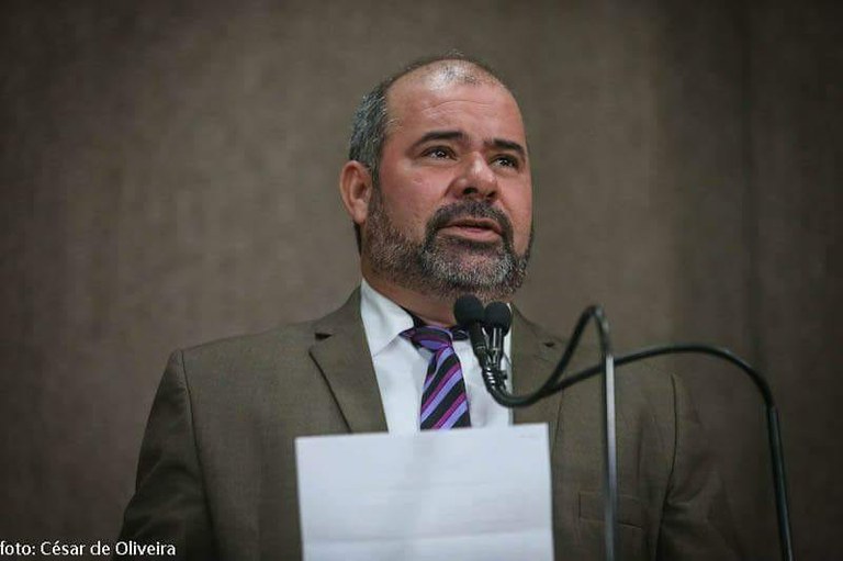 “O que é que está sendo pensado pela gestão em relação às categorias?”, indaga o vereador Isac