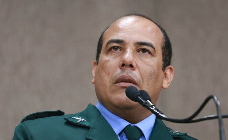 “O que o prefeito de Aracaju tem contra as pessoas portadoras de doenças graves?", questiona Cabo Amintas