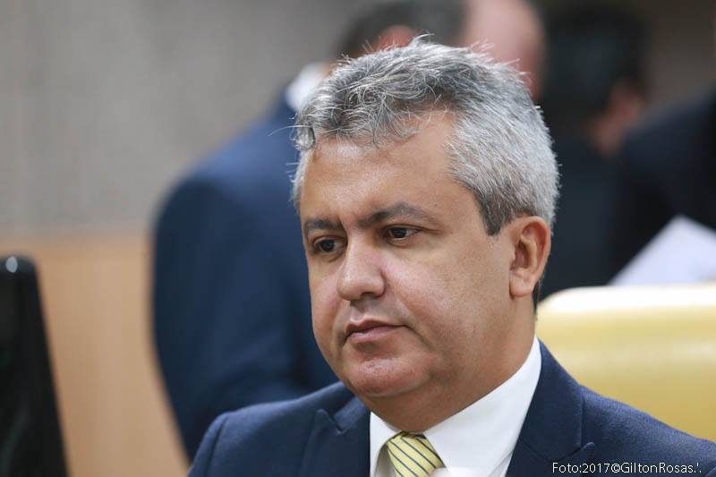 “O trabalho de Edvaldo é barrar a CPI do Lixo na CMA”, diz Elber