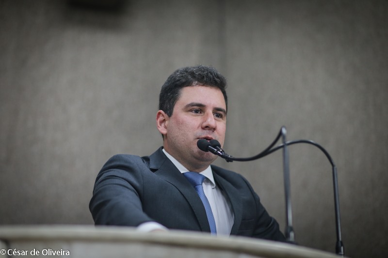 “Patinetes elétricos podem virar opção em Aracaju”, sugere Armando Batalha Júnior