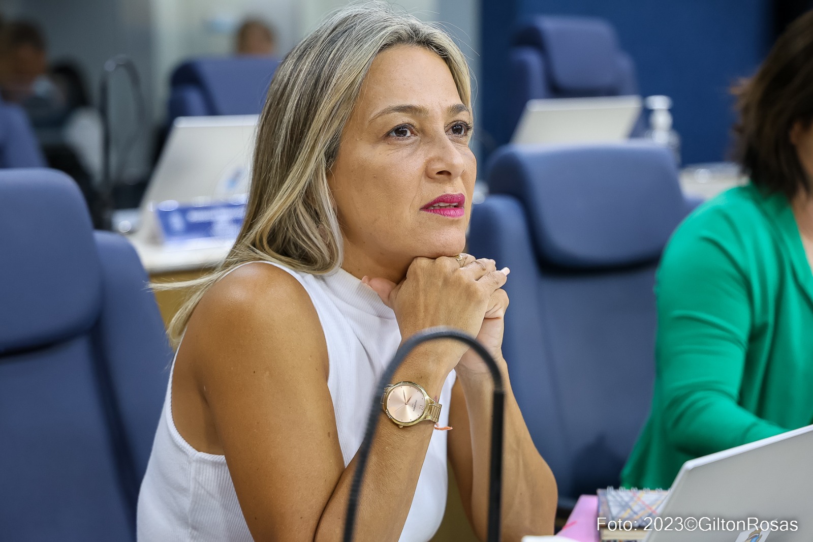 “Por que deixaram chegar a esse ponto?” Questiona Sheyla sobre lixo em Aracaju