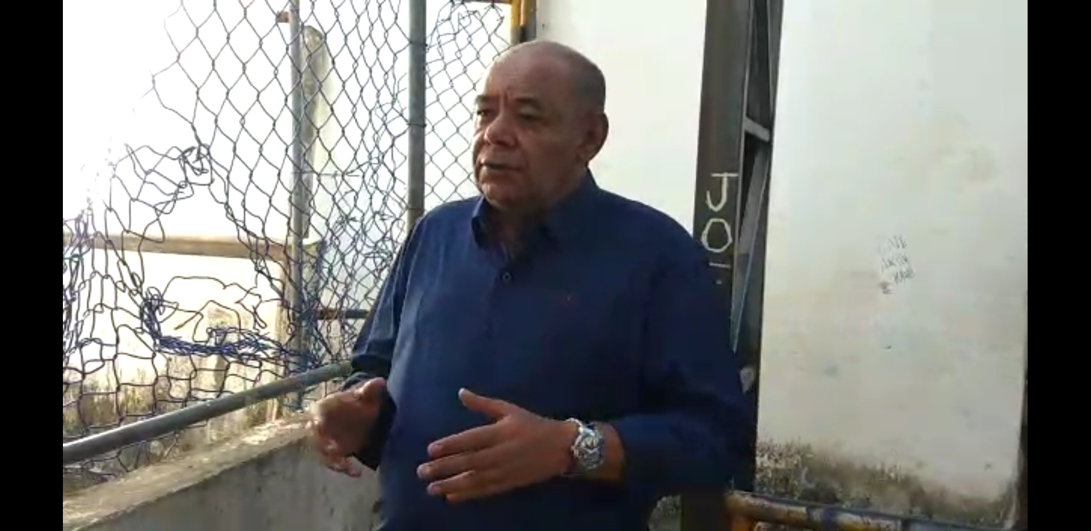 “Precisamos devolver a quadra do Manoel Bonfim para os jovens do Bugio”, diz Seu Marcos em visita