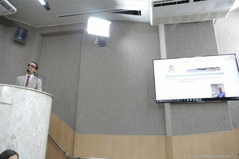 “Prefeitura de Aracaju esconde audiências públicas do povo”, afirma Lucas Aribé