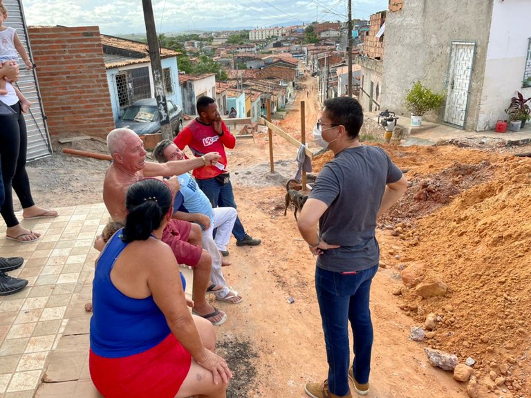 “Prefeitura e Deso deverão informar sobre gasto na obra do bairro Dom Luciano”, afirma Ricardo Marques