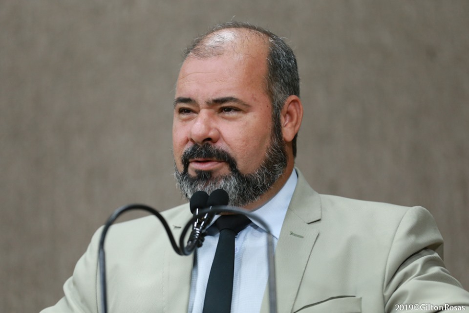 “Quebra-molas: Risco e construção inapropriada”, diz vereador Isac