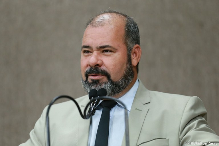 “Quebra-molas: Risco e construção inapropriada”, diz vereador Isac