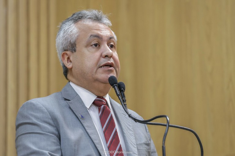 “Se nós somos cuidadosos com o nosso dinheiro, não tem motivo para não ser com um que é público”, declara Elber sobre projeto de empréstimo de R$ 161 milhões 