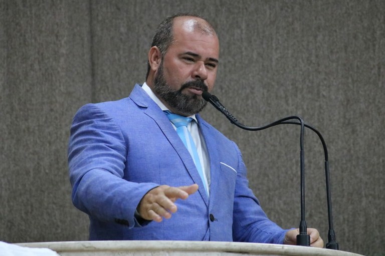 “Servidores públicos não são parasitas”, diz vereador Isac