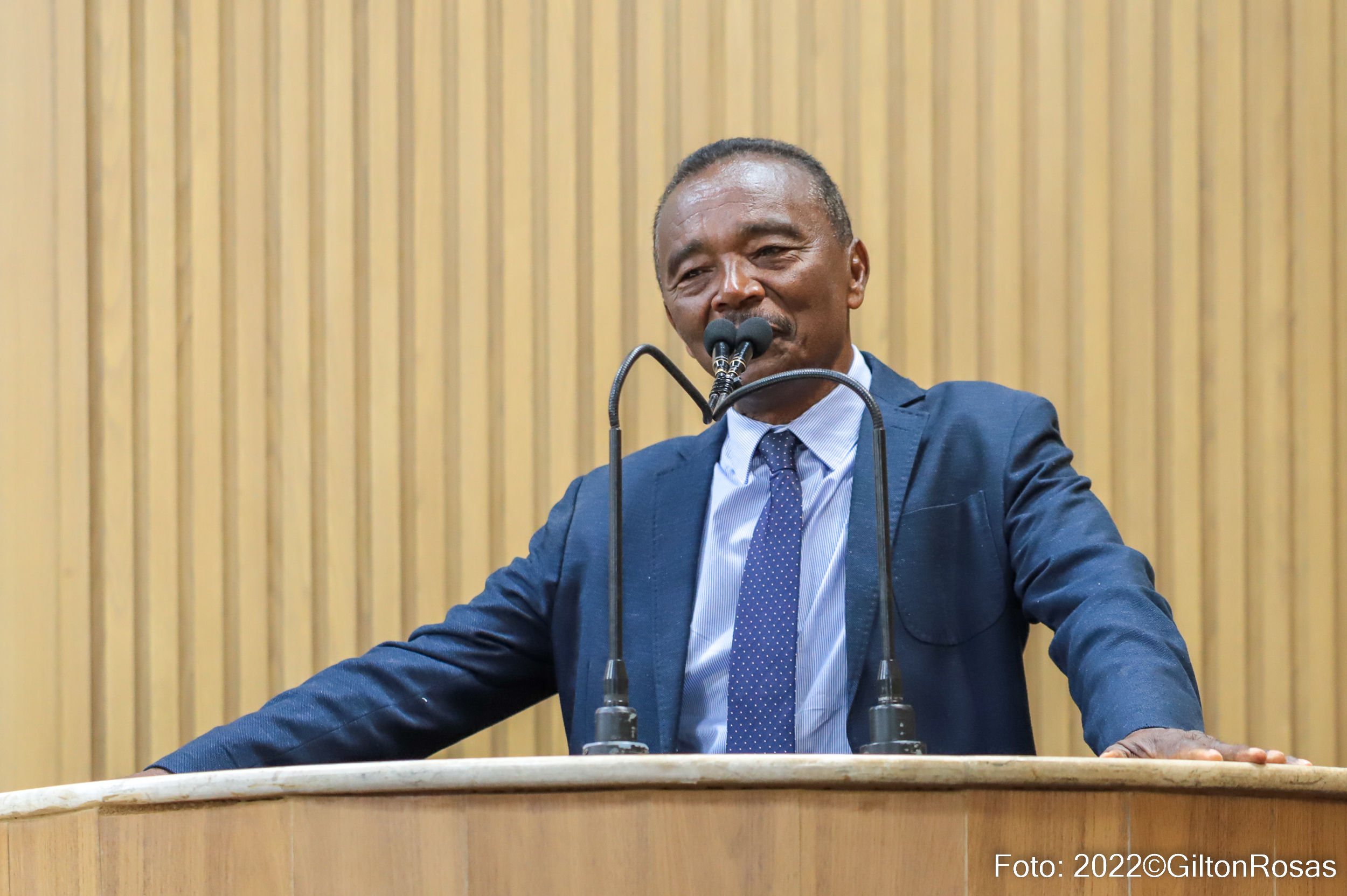 “Só a educação é capaz de transformar uma infância sofrida em um futuro promissor", afirma Dr. Manuel Marcos