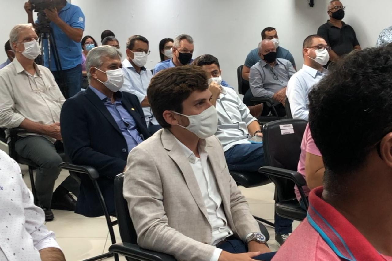 “Uma grande iniciativa de sustentabilidade”, afirma Breno sobre troca da iluminação pública por LED