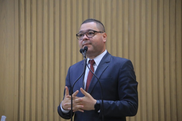 “Vamos lembrar do que aconteceu”, diz Eduardo Lima sobre o PT