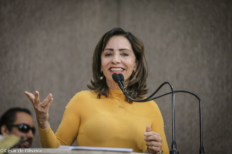 ”Como os empresários vão abrir portas para empregos se não têm incentivo?”, questiona Emília Corrêa