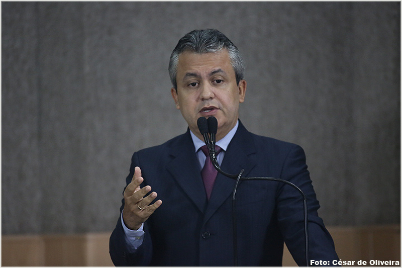 A 10 dias do fim do contrato do lixo, Elber cobra transparência