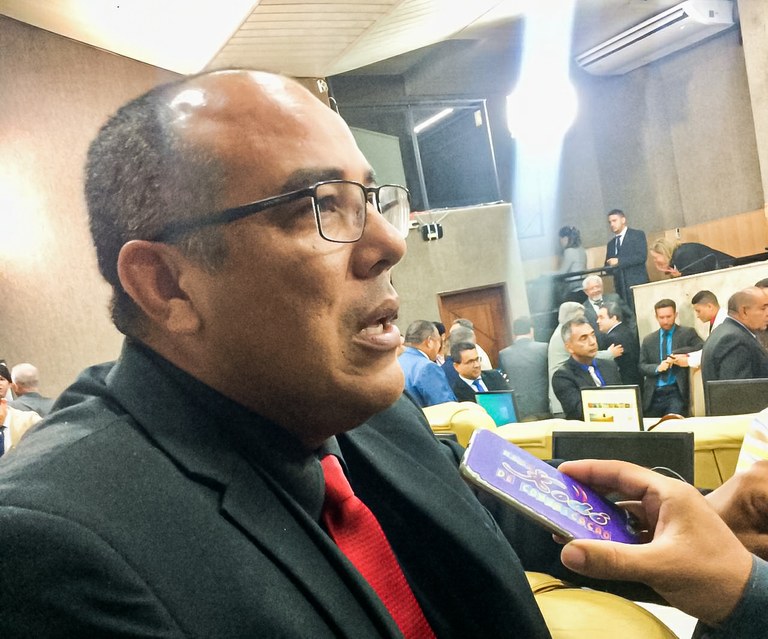 "A cidade que Edvaldo descreve parece Zurique, na Suiça", afirma Cabo Amintas